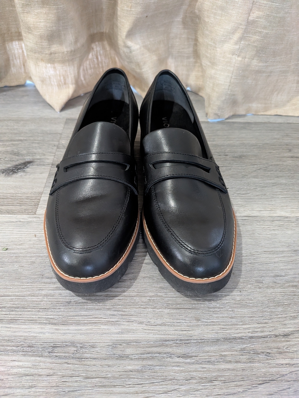 Women's Vionic Loafers 10 Wide